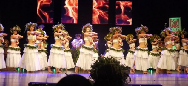 Heiva de las escuelas de danza en Tahití con Te Tuamarama